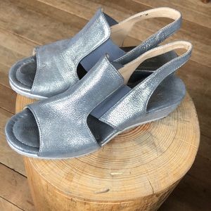 Amalfi sandals 7 mint condition